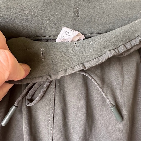 Lululemon On the Fly Jogger Olive Green Cuffed Hem Pull On Pant - Picture 8 of 12